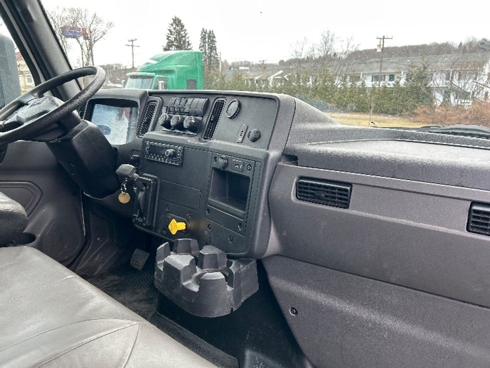 Medium Duty Box Truck-Light and Medium Duty Trucks-International-2022-MV607-Montgomery-NY-223,103\n\t\tmiles-$ 40,750 - Image 21