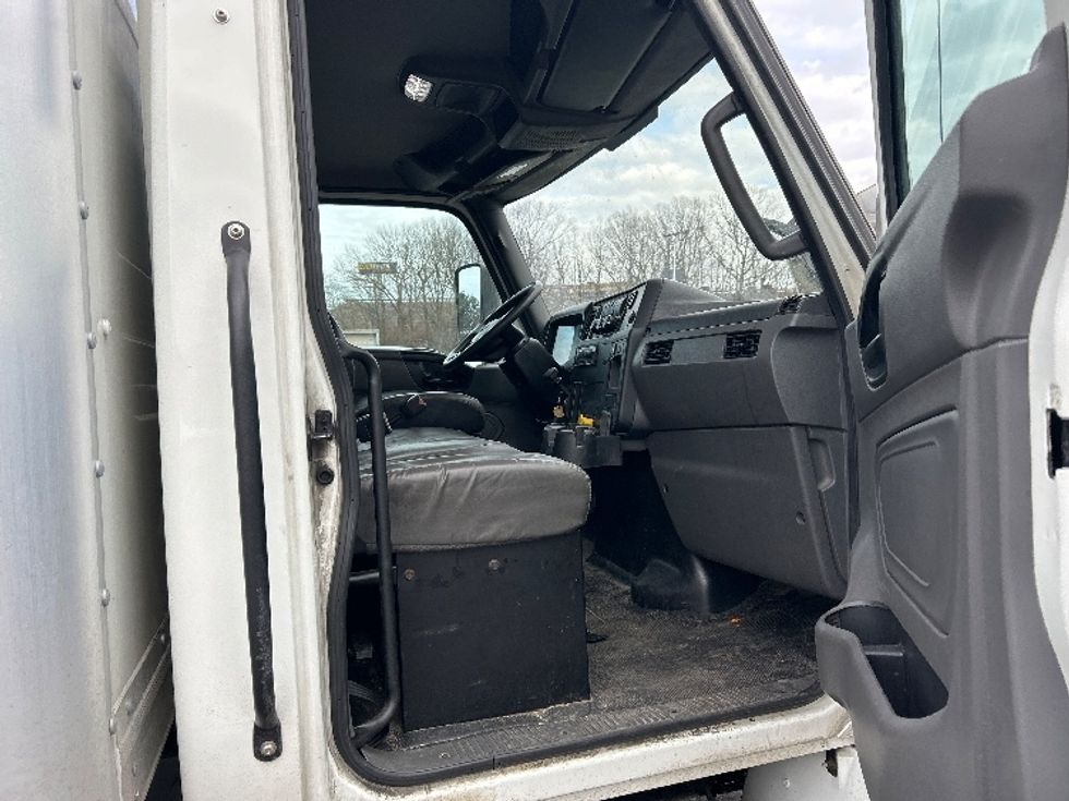 Medium Duty Box Truck-Light and Medium Duty Trucks-International-2022-MV607-Montgomery-NY-232,017\n\t\tmiles-$ 39,500 - Image 20