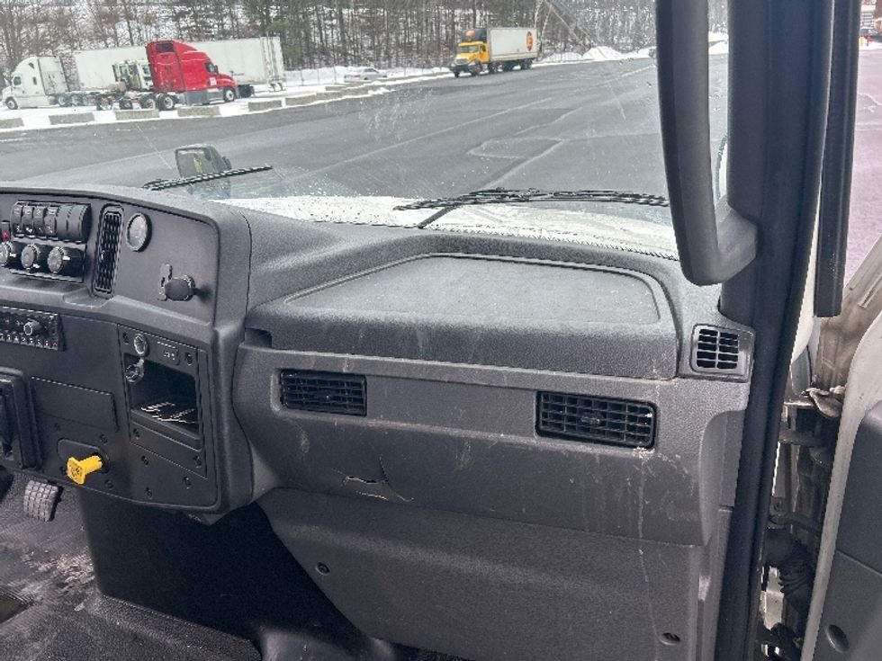 Medium Duty Box Truck-Light and Medium Duty Trucks-International-2022-MV607-Montgomery-NY-255,715\n\t\tmiles-$ 38,750 - Image 21