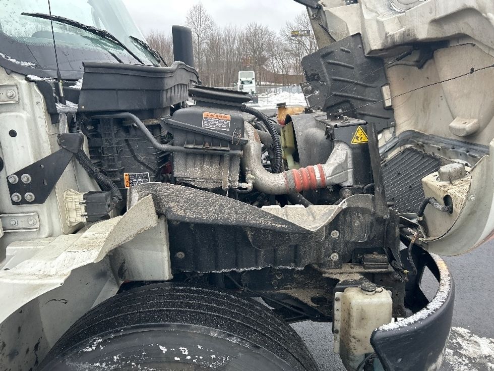 Medium Duty Box Truck-Light and Medium Duty Trucks-International-2022-MV607-Montgomery-NY-255,715\n\t\tmiles-$ 38,750 - Image 23