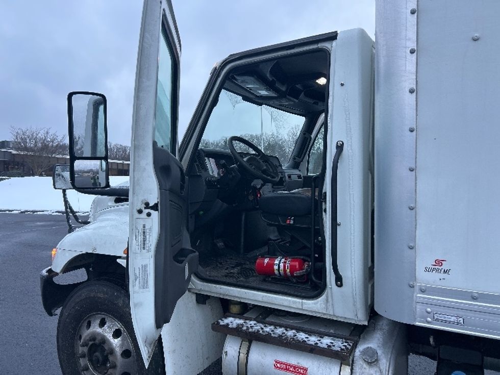 Medium Duty Box Truck-Light and Medium Duty Trucks-International-2022-MV607-Montgomery-NY-264,540\n\t\tmiles-$ 34,500 - Image 16