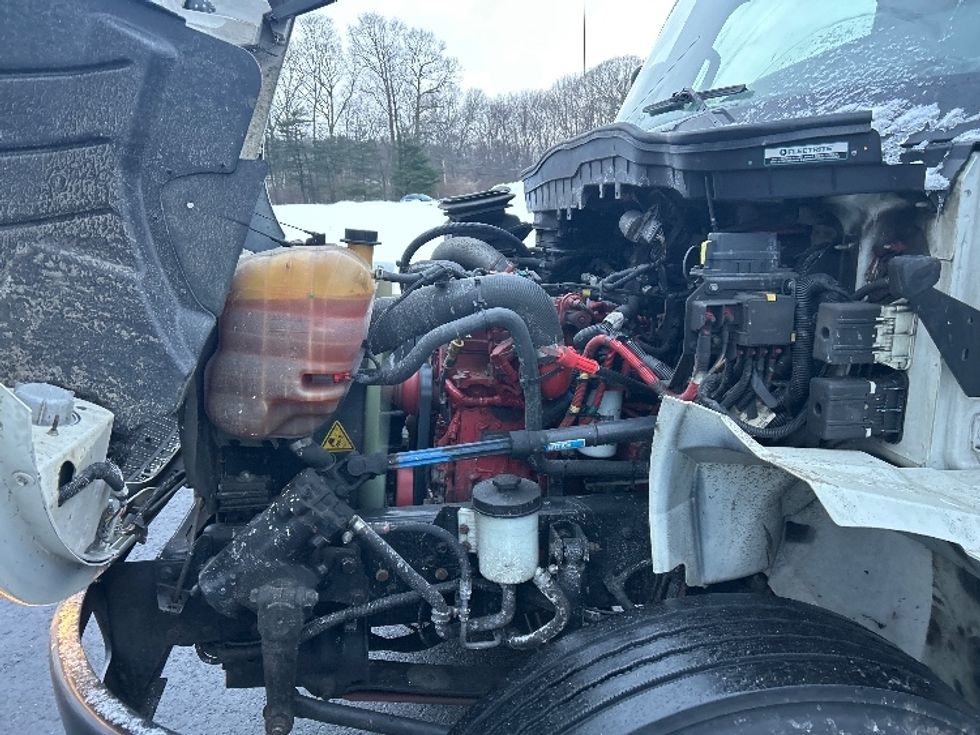 Medium Duty Box Truck-Light and Medium Duty Trucks-International-2022-MV607-Montgomery-NY-264,540\n\t\tmiles-$ 34,500 - Image 23