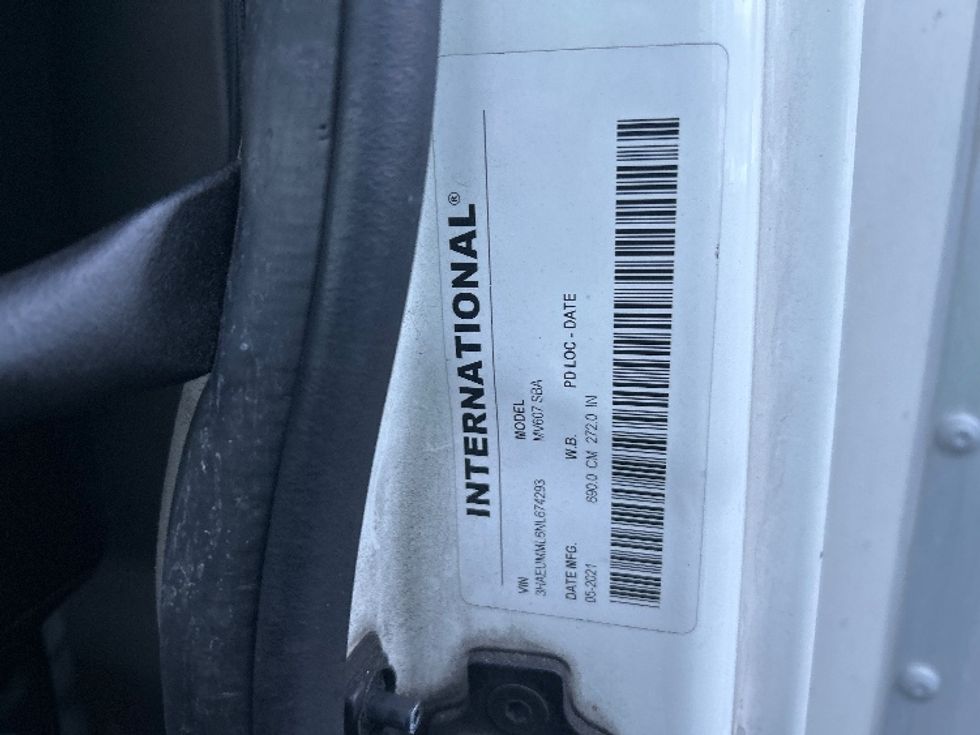 Medium Duty Box Truck-Light and Medium Duty Trucks-International-2022-MV607-Montgomery-NY-264,540\n\t\tmiles-$ 34,500 - Image 25
