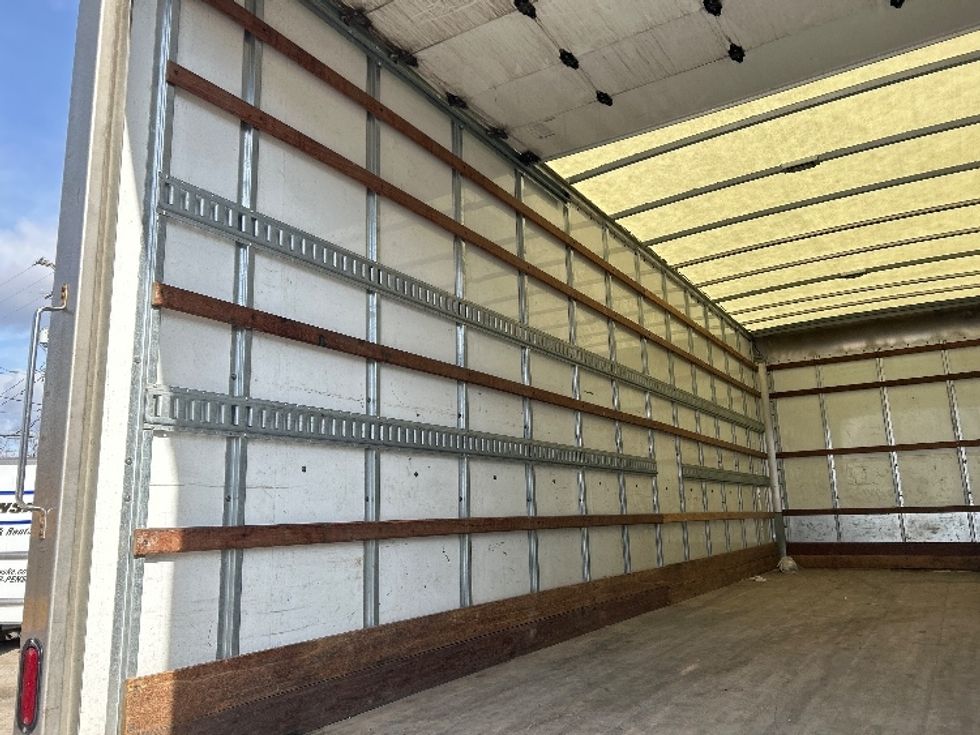 Medium Duty Box Truck-Light and Medium Duty Trucks-International-2022-MV607-Muskegon-MI-110,530\n\t\tmiles-$ 71,500 - Image 11