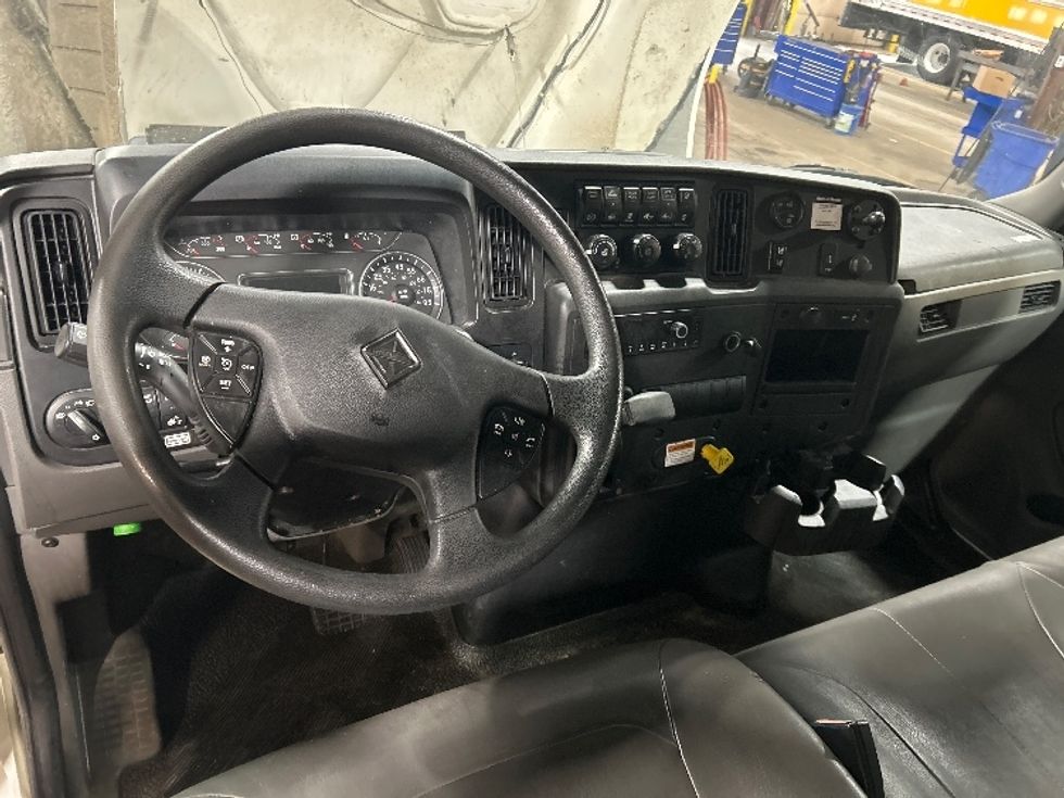 Medium Duty Box Truck-Light and Medium Duty Trucks-International-2022-MV607-Muskegon-MI-110,530\n\t\tmiles-$ 71,500 - Image 18