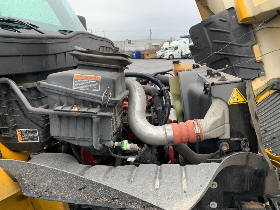 Medium Duty Box Truck-Light and Medium Duty Trucks-International-2022-MV607-Nashville (Mount Juliet)-TN-104,894\n\t\tmiles-$ 76,000 - Image 23