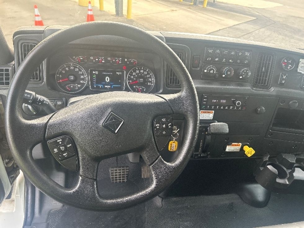 Medium Duty Box Truck-Light and Medium Duty Trucks-International-2022-MV607-Nashville (Mount Juliet)-TN-209,369\n\t\tmiles-$ 48,500 - Image 17