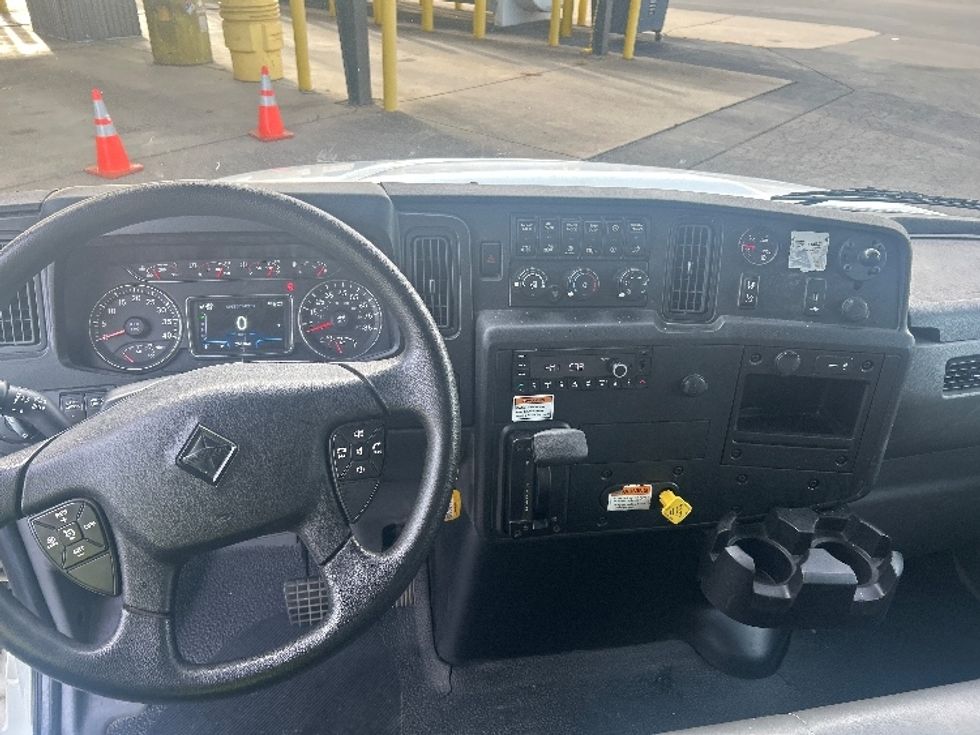 Medium Duty Box Truck-Light and Medium Duty Trucks-International-2022-MV607-Nashville (Mount Juliet)-TN-209,369\n\t\tmiles-$ 48,500 - Image 18