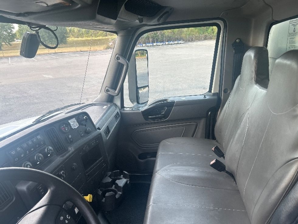 Medium Duty Box Truck-Light and Medium Duty Trucks-International-2022-MV607-Nashville (Mount Juliet)-TN-209,369\n\t\tmiles-$ 48,500 - Image 19