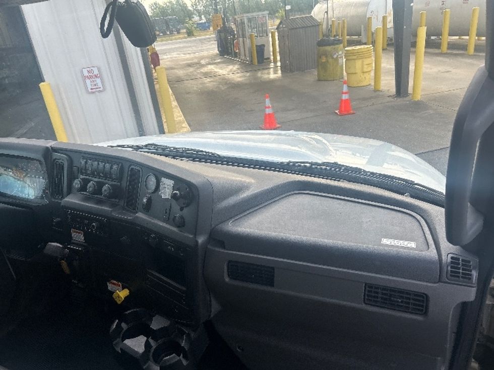 Medium Duty Box Truck-Light and Medium Duty Trucks-International-2022-MV607-Nashville (Mount Juliet)-TN-209,369\n\t\tmiles-$ 48,500 - Image 21