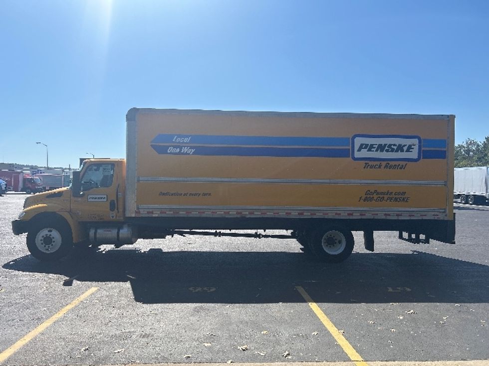Medium Duty Box Truck-Light and Medium Duty Trucks-International-2022-MV607-Nashville (Mount Juliet)-TN-213,905\n\t\tmiles-$ 45,000 - Image 4