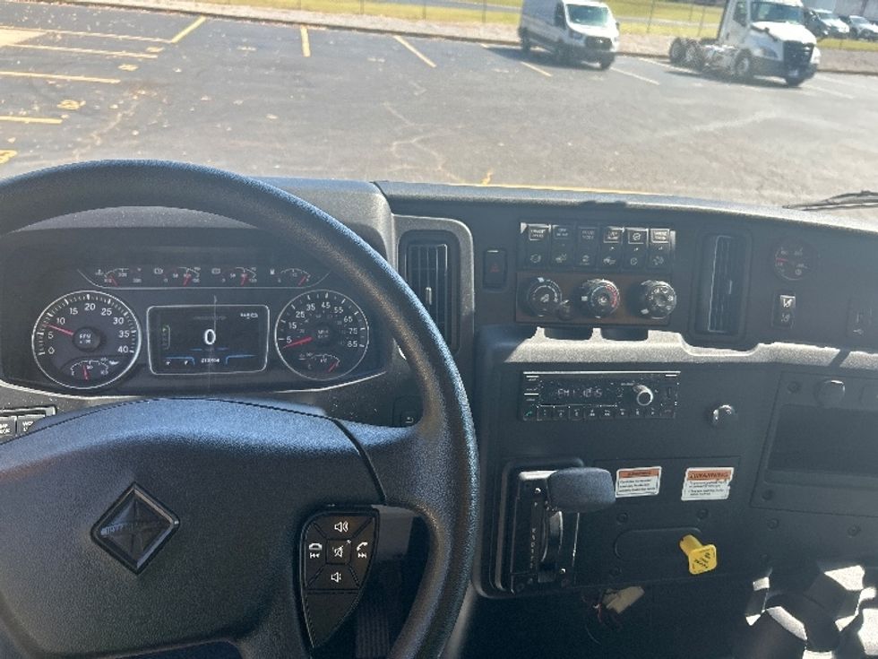 Medium Duty Box Truck-Light and Medium Duty Trucks-International-2022-MV607-Nashville (Mount Juliet)-TN-213,905\n\t\tmiles-$ 45,000 - Image 18