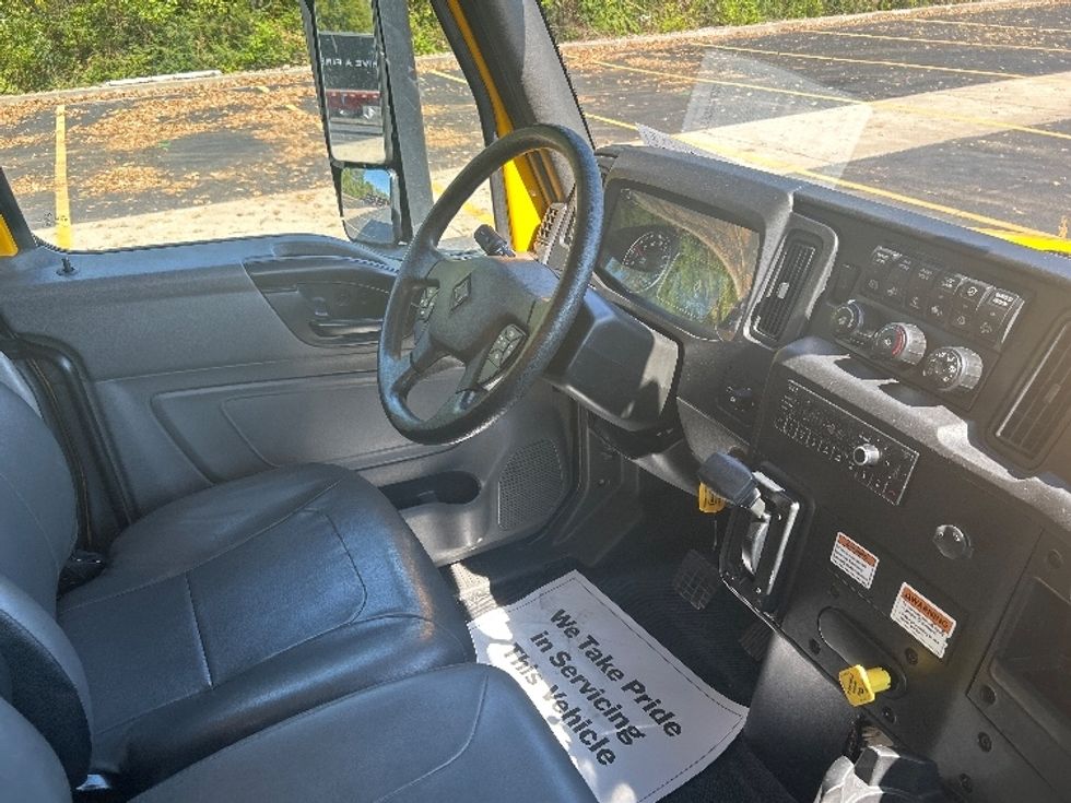Medium Duty Box Truck-Light and Medium Duty Trucks-International-2022-MV607-Nashville (Mount Juliet)-TN-213,905\n\t\tmiles-$ 45,000 - Image 22