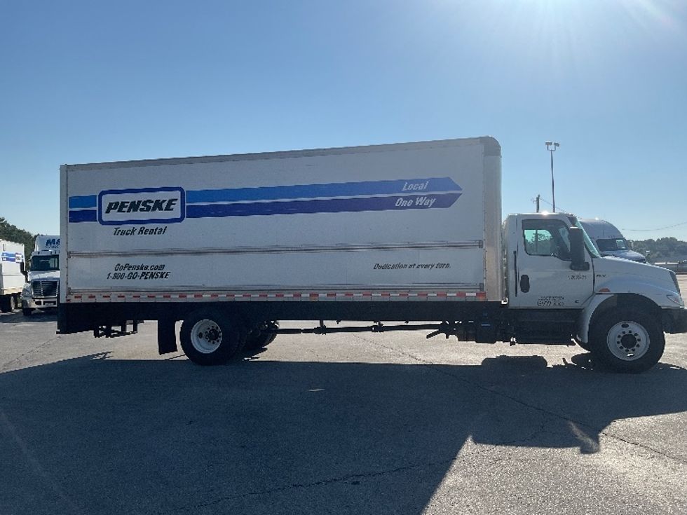 Medium Duty Box Truck-Light and Medium Duty Trucks-International-2022-MV607-Nashville (Mount Juliet)-TN-215,417\n\t\tmiles-$ 47,250 - Image 15