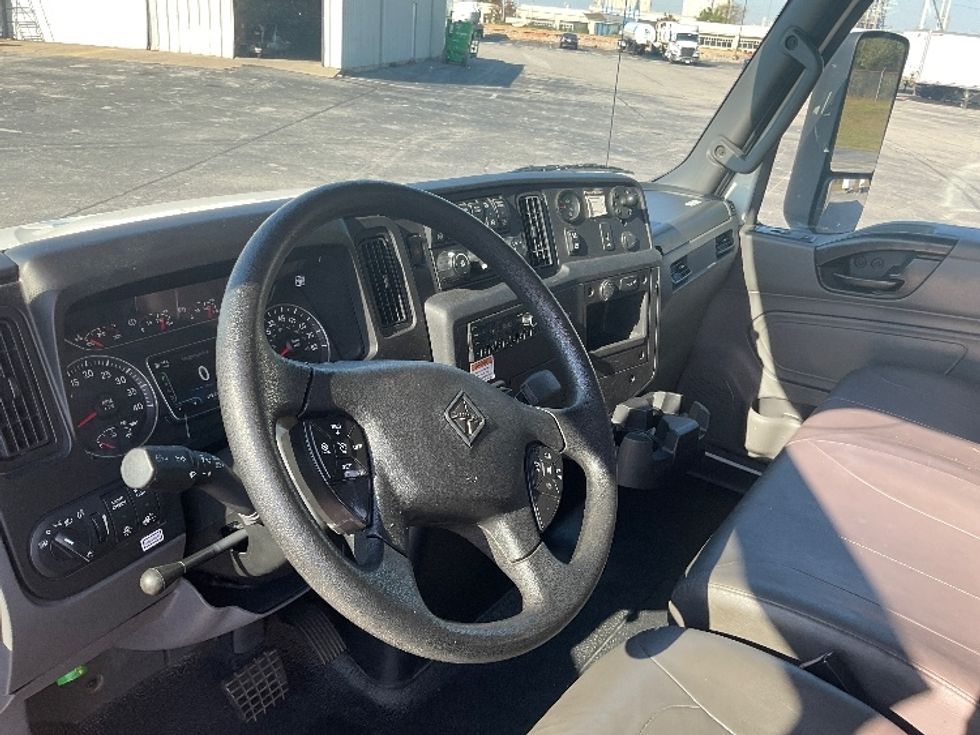 Medium Duty Box Truck-Light and Medium Duty Trucks-International-2022-MV607-Nashville (Mount Juliet)-TN-215,417\n\t\tmiles-$ 47,250 - Image 17