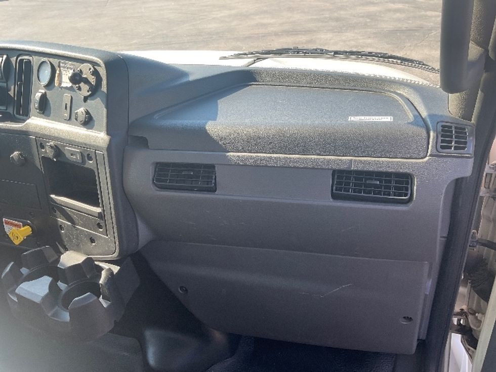 Medium Duty Box Truck-Light and Medium Duty Trucks-International-2022-MV607-Nashville (Mount Juliet)-TN-215,417\n\t\tmiles-$ 47,250 - Image 21