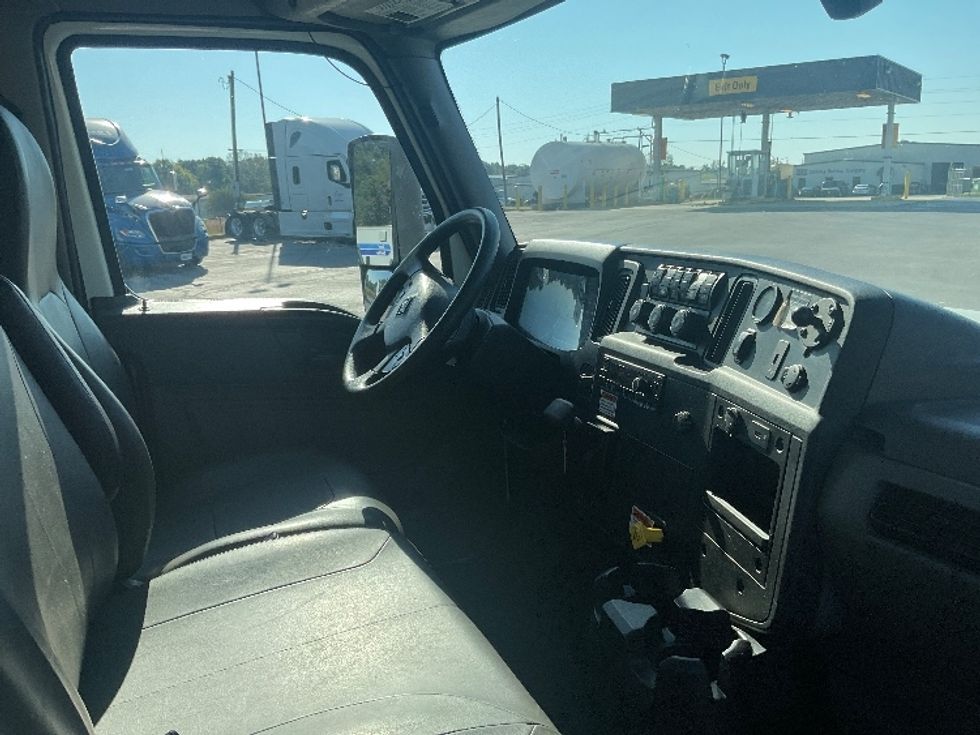 Medium Duty Box Truck-Light and Medium Duty Trucks-International-2022-MV607-Nashville (Mount Juliet)-TN-215,417\n\t\tmiles-$ 47,250 - Image 22