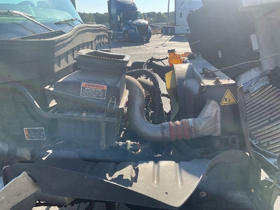Medium Duty Box Truck-Light and Medium Duty Trucks-International-2022-MV607-Nashville (Mount Juliet)-TN-215,417\n\t\tmiles-$ 47,250 - Image 24
