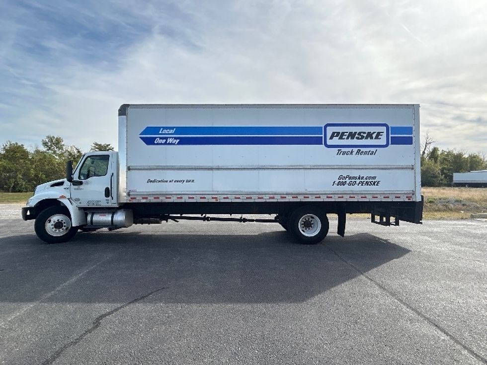 Medium Duty Box Truck-Light and Medium Duty Trucks-International-2022-MV607-Nashville (Mount Juliet)-TN-233,399\n\t\tmiles-$ 44,250 - Image 4