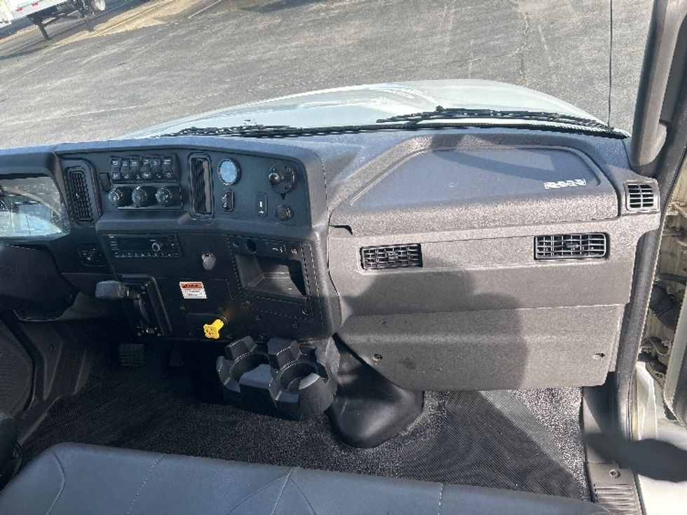 Medium Duty Box Truck-Light and Medium Duty Trucks-International-2022-MV607-Nashville (Mount Juliet)-TN-233,399\n\t\tmiles-$ 44,250 - Image 21
