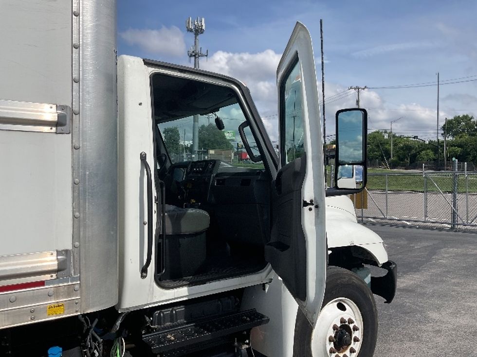 Medium Duty Box Truck-Light and Medium Duty Trucks-International-2022-MV607-Nashville (Mount Juliet)-TN-83,499\n\t\tmiles-$ 78,750 - Image 20