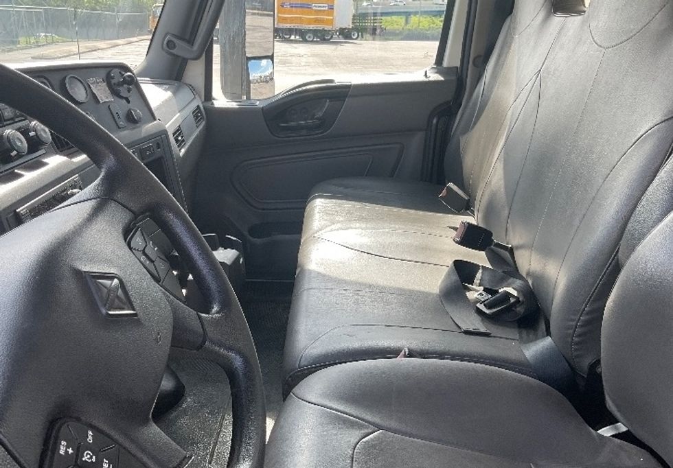 Medium Duty Box Truck-Light and Medium Duty Trucks-International-2022-MV607-Nashville (Mount Juliet)-TN-83,499\n\t\tmiles-$ 78,750 - Image 19