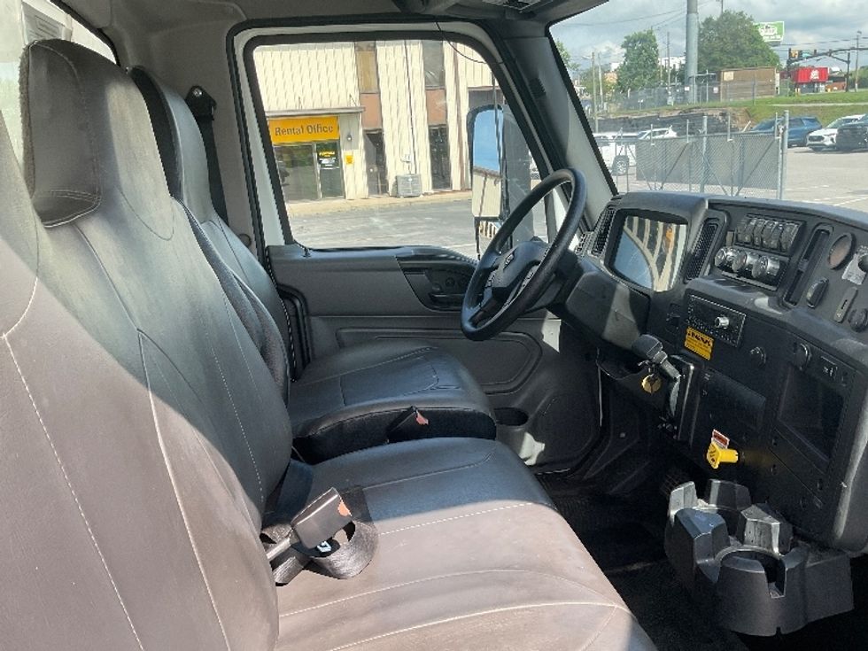 Medium Duty Box Truck-Light and Medium Duty Trucks-International-2022-MV607-Nashville (Mount Juliet)-TN-83,499\n\t\tmiles-$ 78,750 - Image 22