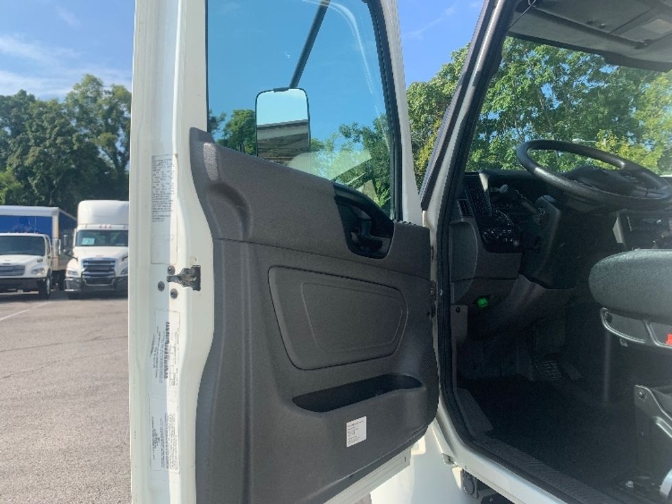 Medium Duty Box Truck-Light and Medium Duty Trucks-International-2022-MV607-Nashville (Mount Juliet)-TN-98,682\n\t\tmiles-$ 71,250 - Image 16