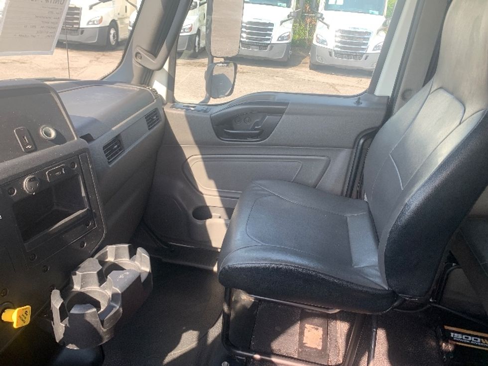 Medium Duty Box Truck-Light and Medium Duty Trucks-International-2022-MV607-Nashville (Mount Juliet)-TN-98,682\n\t\tmiles-$ 71,250 - Image 18