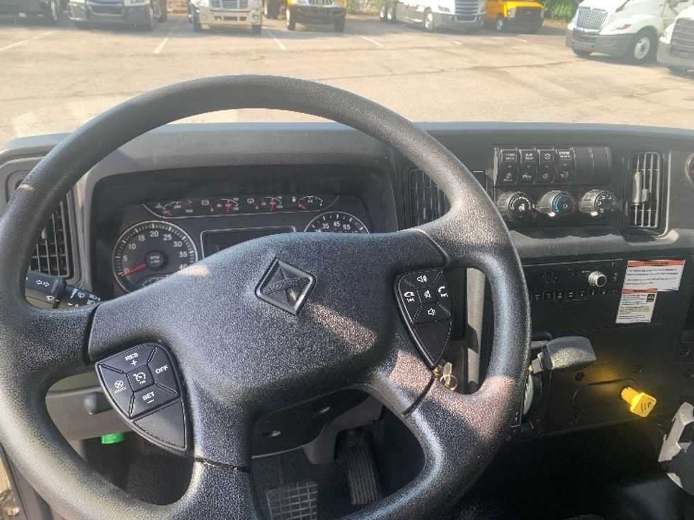 Medium Duty Box Truck-Light and Medium Duty Trucks-International-2022-MV607-Nashville (Mount Juliet)-TN-98,682\n\t\tmiles-$ 71,250 - Image 17
