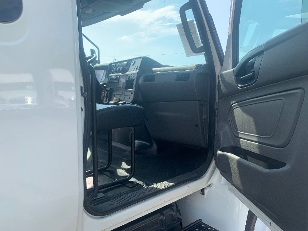 Medium Duty Box Truck-Light and Medium Duty Trucks-International-2022-MV607-Nashville (Mount Juliet)-TN-98,682\n\t\tmiles-$ 71,250 - Image 19