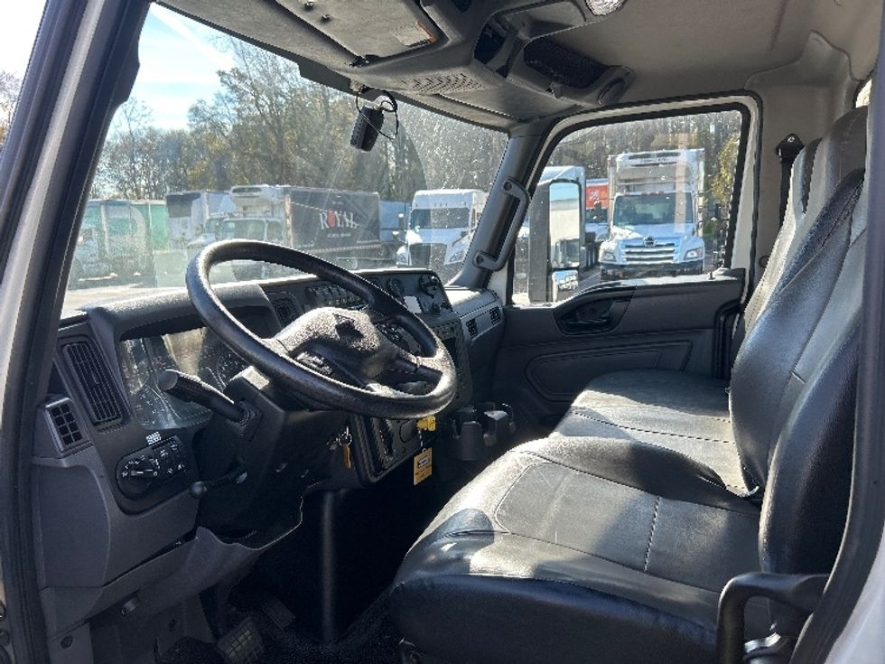 Medium Duty Box Truck-Light and Medium Duty Trucks-International-2022-MV607-Nashville-TN-250,780\n\t\tmiles-$ 47,250 - Image 17