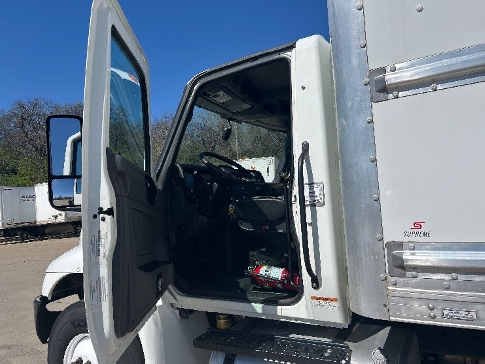 Medium Duty Box Truck-Light and Medium Duty Trucks-International-2022-MV607-Nashville-TN-256,465\n\t\tmiles-$ 45,000 - Image 16