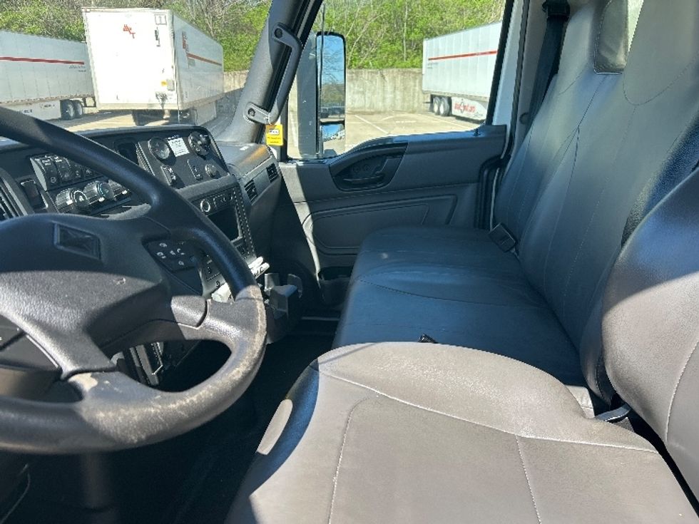 Medium Duty Box Truck-Light and Medium Duty Trucks-International-2022-MV607-Nashville-TN-256,465\n\t\tmiles-$ 45,000 - Image 19