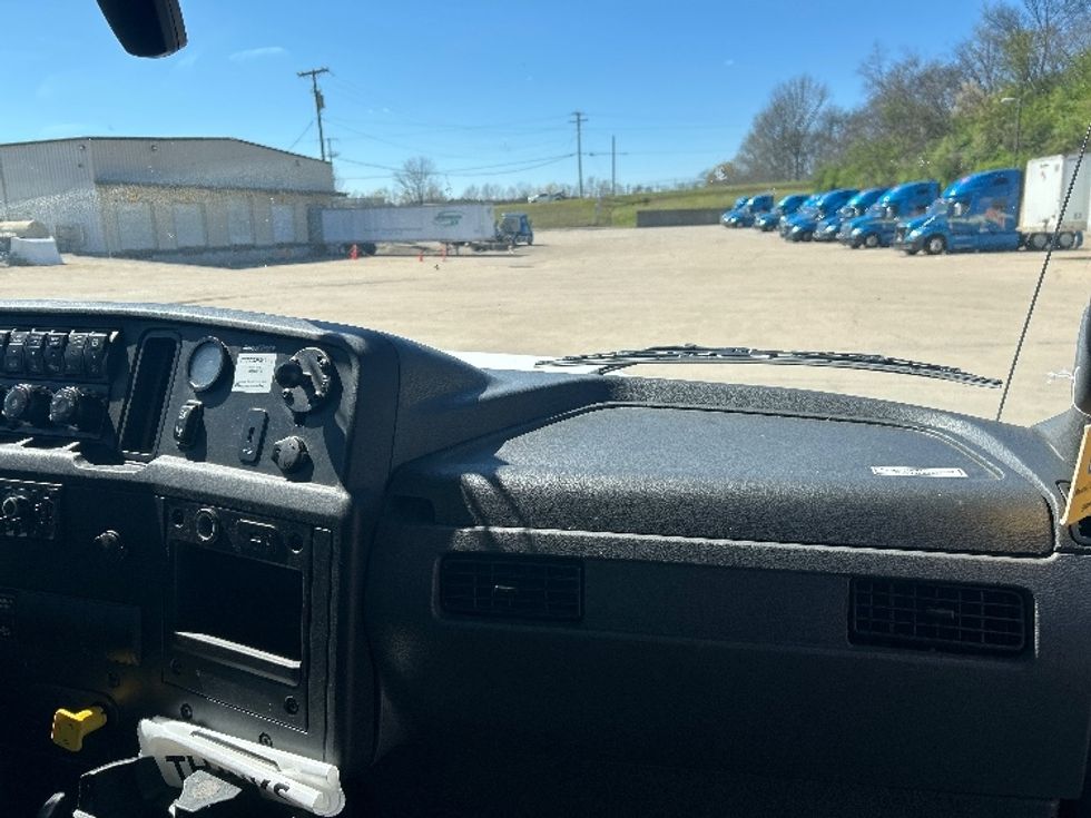 Medium Duty Box Truck-Light and Medium Duty Trucks-International-2022-MV607-Nashville-TN-256,465\n\t\tmiles-$ 45,000 - Image 21