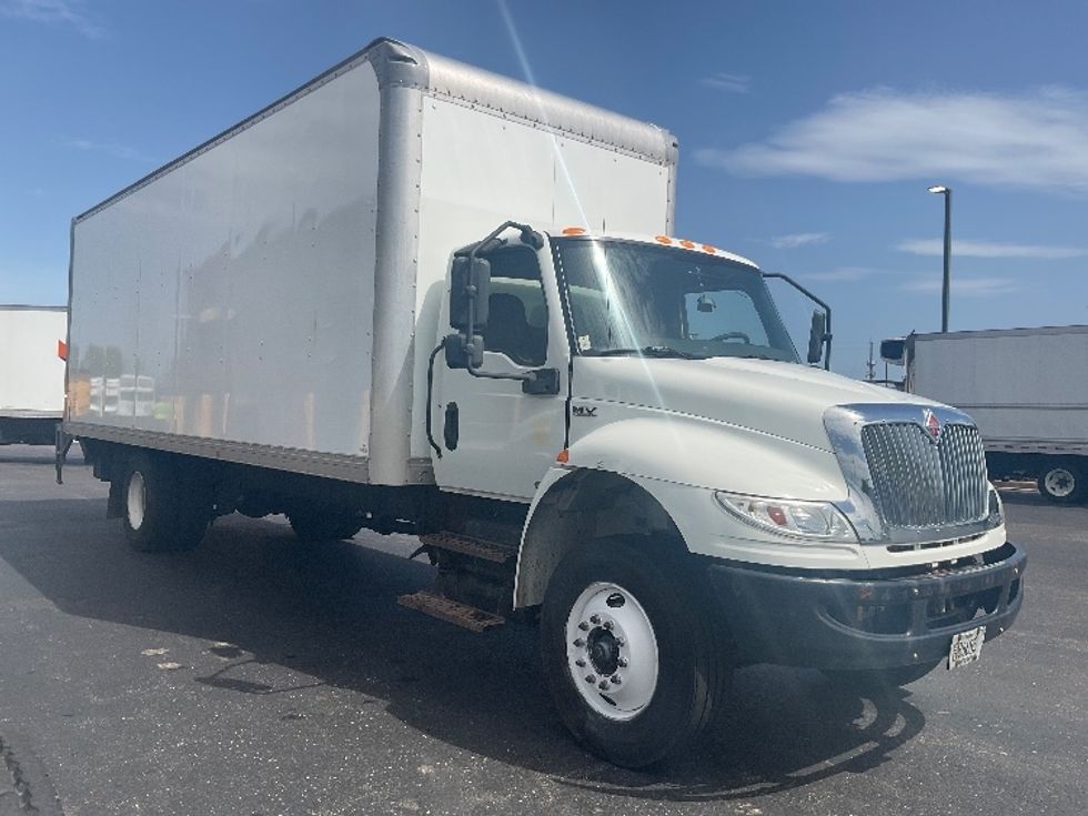 Medium Duty Box Truck-Light and Medium Duty Trucks-International-2022-MV607-Neenah-WI-227,833\n\t\tmiles-$ 46,750 - Image 1