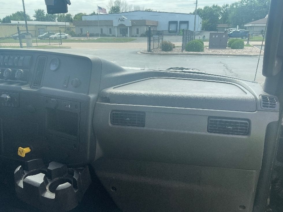 Medium Duty Box Truck-Light and Medium Duty Trucks-International-2022-MV607-Neenah-WI-227,833\n\t\tmiles-$ 46,750 - Image 21
