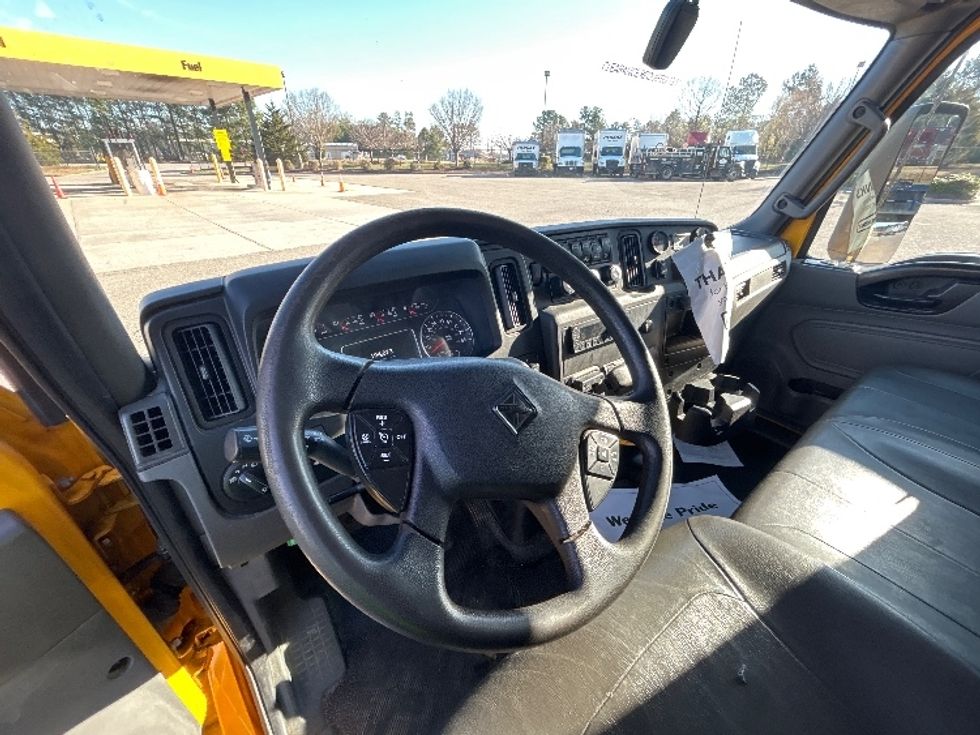 Medium Duty Box Truck-Light and Medium Duty Trucks-International-2022-MV607-New Castle-DE-199,630\n\t\tmiles-$ 57,000 - Image 17