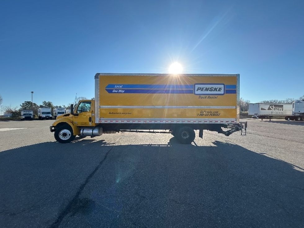 Medium Duty Box Truck-Light and Medium Duty Trucks-International-2022-MV607-New Castle-DE-199,630\n\t\tmiles-$ 57,000 - Image 4