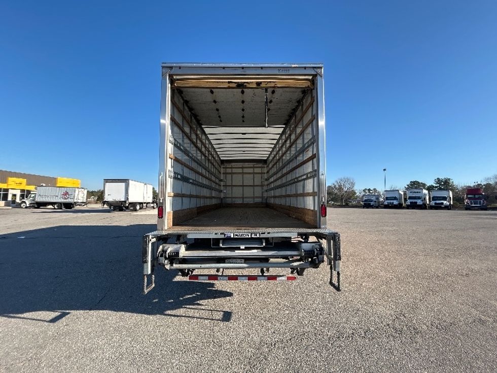 Medium Duty Box Truck-Light and Medium Duty Trucks-International-2022-MV607-New Castle-DE-199,630\n\t\tmiles-$ 57,000 - Image 8