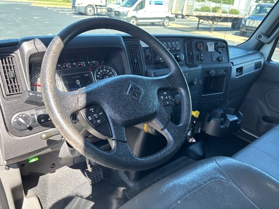 Medium Duty Box Truck-Light and Medium Duty Trucks-International-2022-MV607-New Castle-DE-233,607\n\t\tmiles-$ 44,000 - Image 17