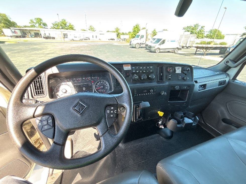 Medium Duty Box Truck-Light and Medium Duty Trucks-International-2022-MV607-New Castle-DE-233,607\n\t\tmiles-$ 44,000 - Image 18