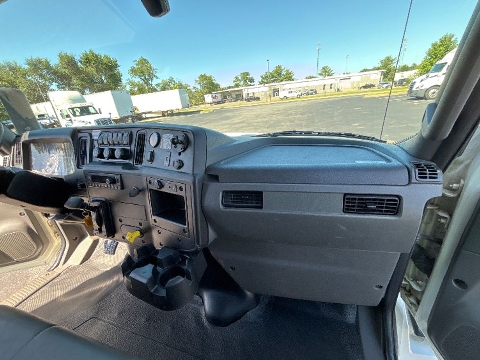 Medium Duty Box Truck-Light and Medium Duty Trucks-International-2022-MV607-New Castle-DE-233,607\n\t\tmiles-$ 44,000 - Image 21
