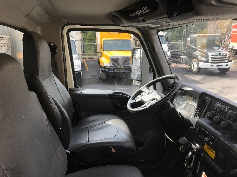 Medium Duty Box Truck-Light and Medium Duty Trucks-International-2022-MV607-Norcross-GA-107,066\n\t\tmiles-$ 79,500 - Image 22