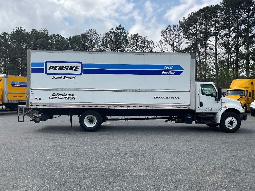 Medium Duty Box Truck-Light and Medium Duty Trucks-International-2022-MV607-Norcross-GA-108,554\n\t\tmiles-$ 79,250 - Image 15