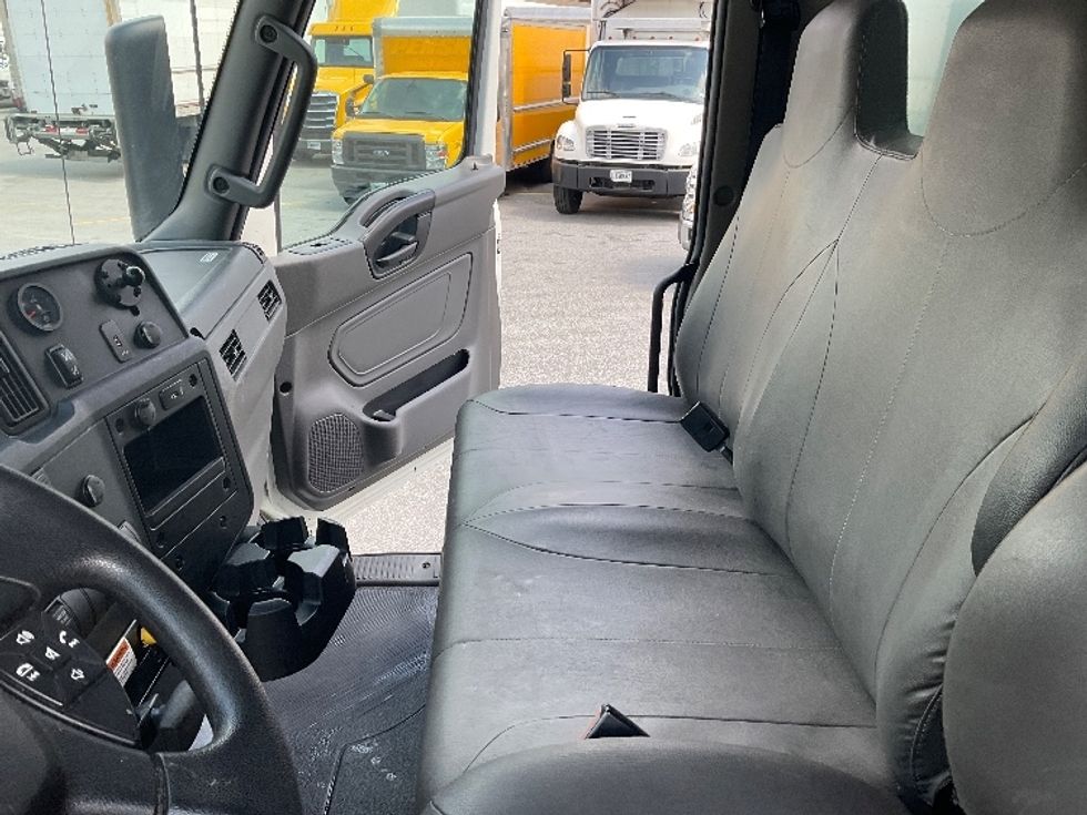 Medium Duty Box Truck-Light and Medium Duty Trucks-International-2022-MV607-Norcross-GA-108,554\n\t\tmiles-$ 79,250 - Image 19
