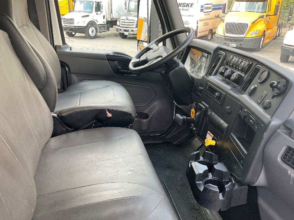 Medium Duty Box Truck-Light and Medium Duty Trucks-International-2022-MV607-Norcross-GA-108,554\n\t\tmiles-$ 79,250 - Image 22