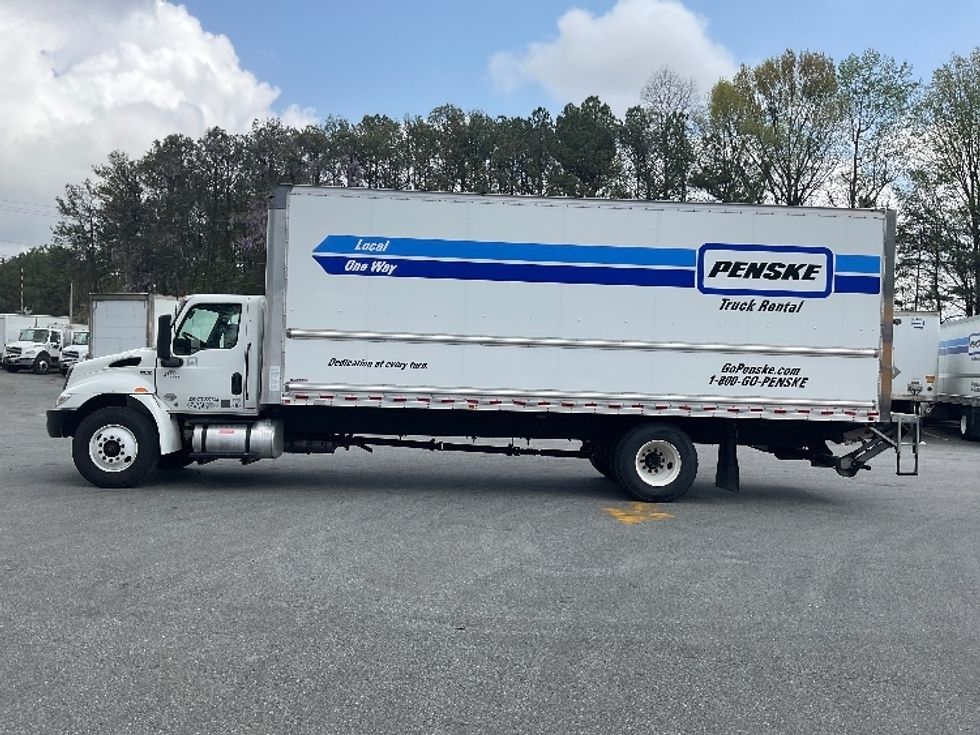 Medium Duty Box Truck-Light and Medium Duty Trucks-International-2022-MV607-Norcross-GA-108,554\n\t\tmiles-$ 79,250 - Image 4