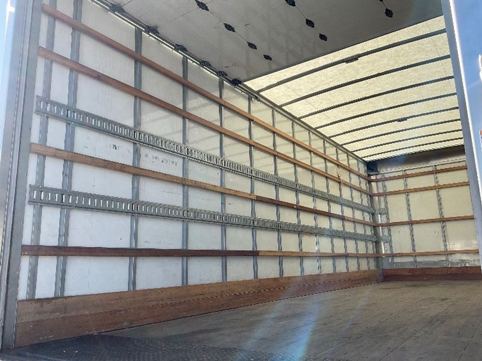 Medium Duty Box Truck-Light and Medium Duty Trucks-International-2022-MV607-Norcross-GA-127,911\n\t\tmiles-$ 75,250 - Image 11