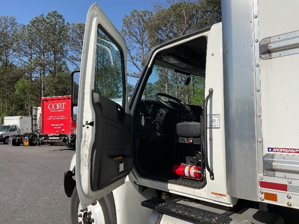 Medium Duty Box Truck-Light and Medium Duty Trucks-International-2022-MV607-Norcross-GA-127,911\n\t\tmiles-$ 75,250 - Image 13